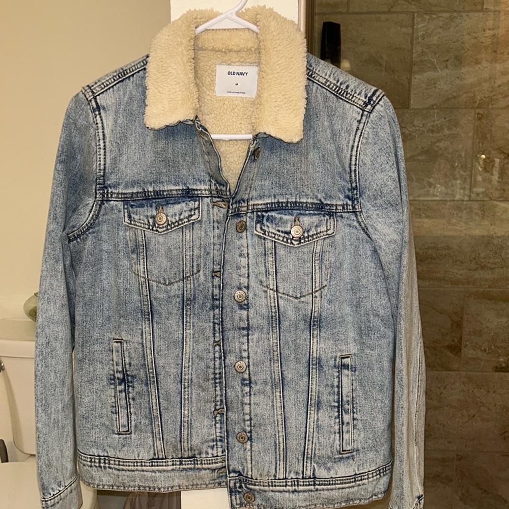 Women’s size M Old Navy, Sherpa lined Jean jacket